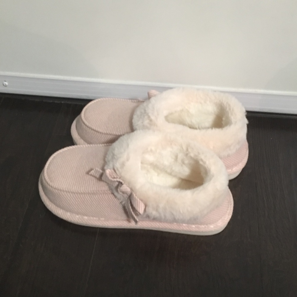 Slippers - Picture 3 of 6